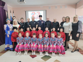 С Днем защитника Отечества С Днем защитника Отечества.